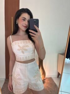 CONJUNTO CROPPED E SHORT COM BORDADO -branco off
