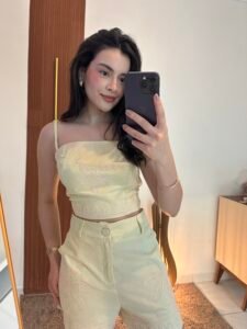 CONJUNTO CROPPED E SHORT COM BORDADO