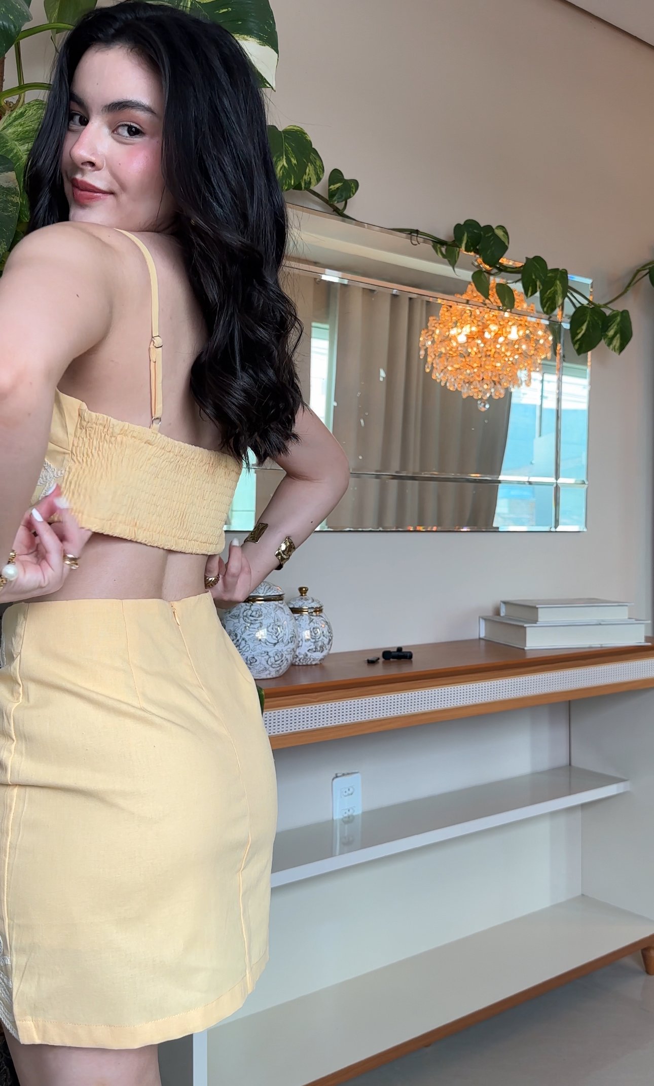 CONJUNTO SAIA E CROPPED BORDADO